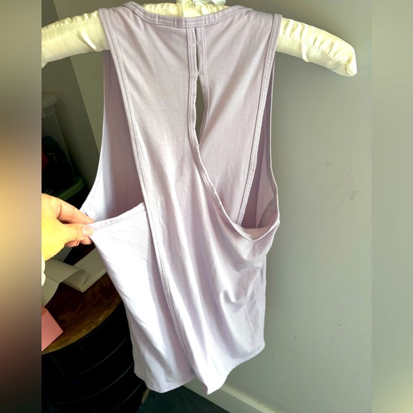 Athleta Essence Tie Back Tank size small - Picture 4 of 7
